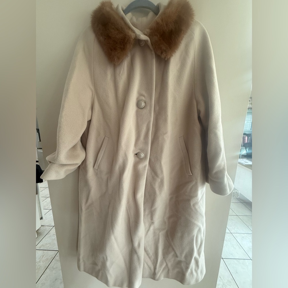 Vintage 1950s 100% Cashmere Cream Trench Coat with Fur Collar